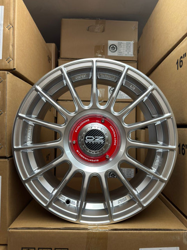 رینگ اسپرت خارجی 16 اینچ مدل OZ Super Turismo نقرهای