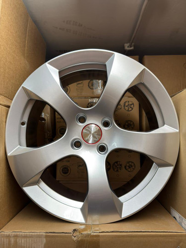 رینگ اسپرت خارجی مدل ساوارا نقره ای